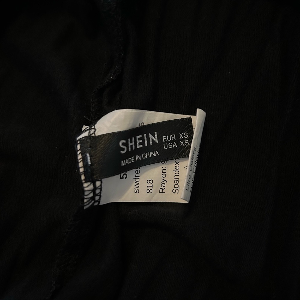 Shein backless mini dress. Color: Black. Size: XS - Picture 5 of 5